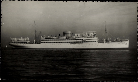 Ak Burgos Kastilien und León, weißes Schiff auf dem Meer
