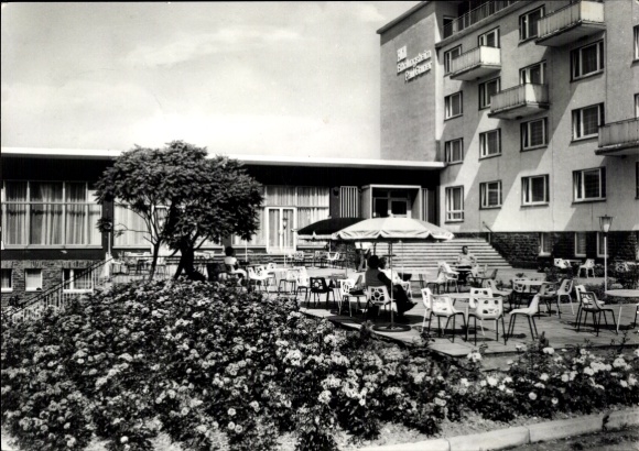 Ak Rauschenbach Neuhausen im Erzgebirge, FDGB-Erholungsheim Paul Gruner, Terrasse, zahlreiche ...