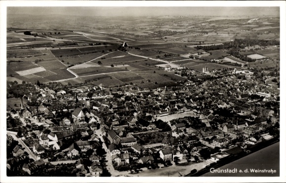 Postcard Grünstadt an der Weinstraße Pfalz, aerial photograph