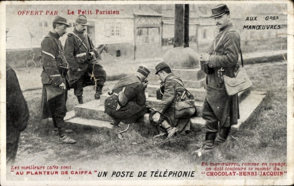 PC French soldiers, a telephone station, WWI