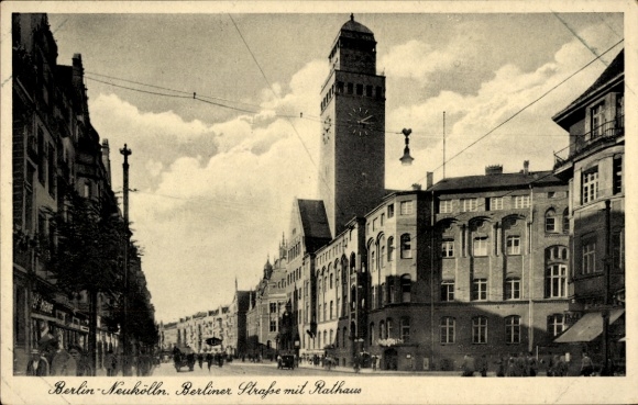 PC Berlin Neukölln, Berliner Straße with town hall, clock, tower