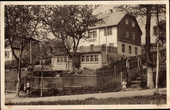 Postcard Zöblitz Marienberg in the Erzgebirge of Saxony, lot at the youth hostel DJH, children