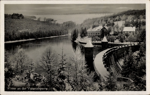 Ak Lüdenscheid Sauerland, Winter an der Versetalsperre, Umgebung