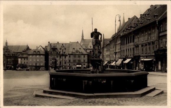 Postcard Hohenberg an der Eger Upper Franconia, market square, fountain with statue, historic buildings