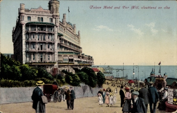 Ak Southend on Sea Essex England, Palace Hotel, Pier Hill, Küstenansicht, Personen, Kutschen