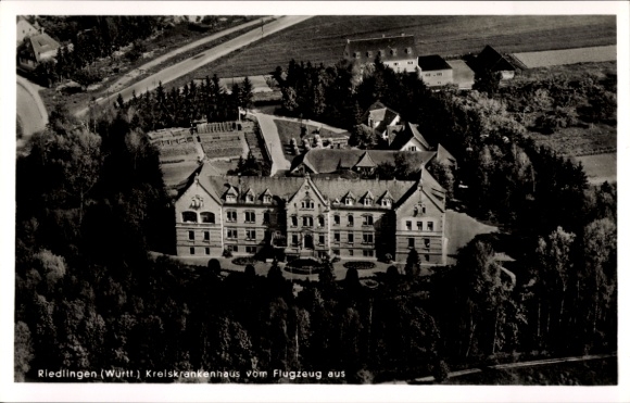 Postcard Riedlingen an der Donau Württemberg, District Hospital from the Airplane