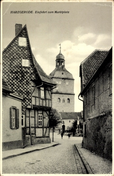 Ak Harzgerode am Harz, Einfahrt zum Marktplatz,  Gebäude, Stadtansicht