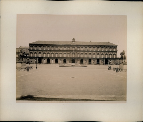 Photo in 1880, Naples Neapel Campania, Palazzo Reale, Frontalansicht