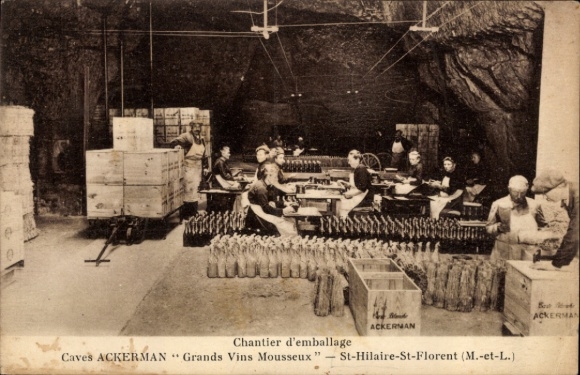 Postcard Saint Hilaire Saint Florent Maine et Loire, Chantier d'emballage, Caves Ackerman, Grands Vins