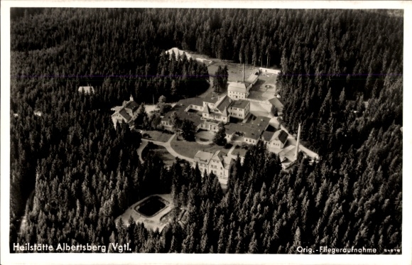 Postcard Albertsberg Auerbach im Vogtland, aerial photograph, sanatorium