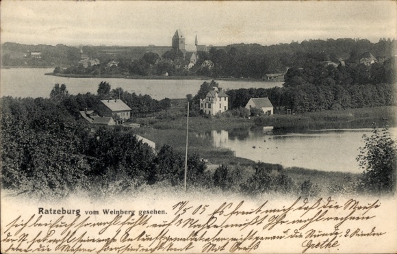 Ak Ratzeburg im Herzogtum Lauenburg, Aussicht auf  Weinberg, Häuser, See, Burg