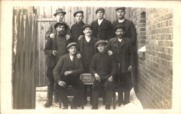 Foto Ak Bzowo Groß Sibsau Westpreußen, Männer, Gruppenbild