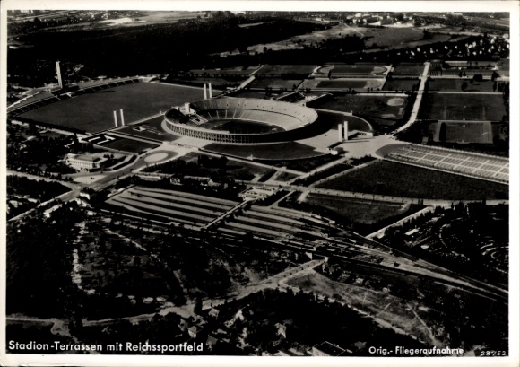 KP Berlin Charlottenburg, zdjęcie lotnicze Reichssportfeld i tarasów stadionu, CJ Frey