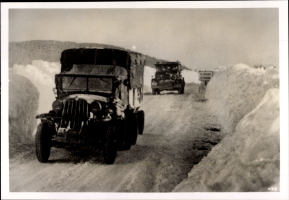 foto Berlizika Pass, Wehrmacht, vrachtwagen op een besneeuwde weg, II WO