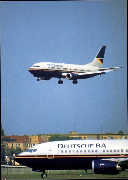 AK-vliegtuig Boeing 737 300, Duitse BA, landing, luchthaven