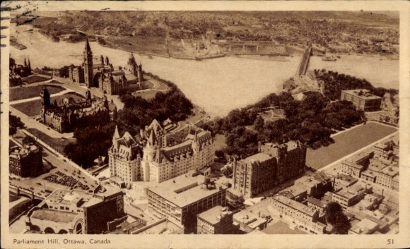 Ak Ottawa Ontario Kanada, Parliament Hill, gewaltige Gebäude, Blick auf die Stadt