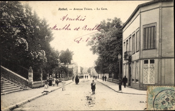 Postcard Rethel Ardennes, Avenue Thiers, The Station