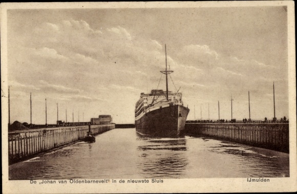 Postcard IJmuiden Ymuiden Velsen North Holland, steamer Johan van Oldenbarnevelt, lock
