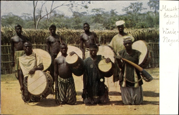 Foto Kamerum, Musikbande der Wuteneger, Afrikanische Musiker, Musikinstrumente, Trommel