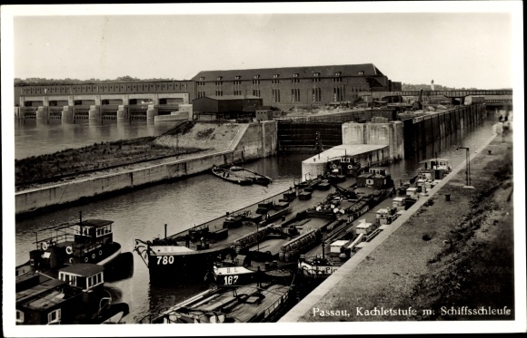 Postcard Passau in Lower Bavaria, Kachlet step with ship lock