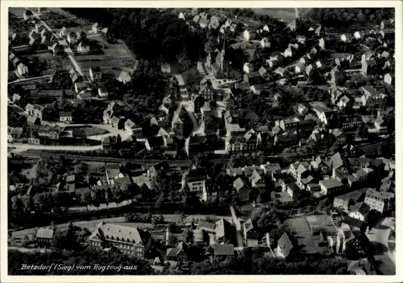 Postcard Betzdorf an der Sieg, aerial view of houses, streets, landscape, black and white