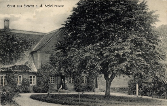 Postcard Sieseby Thumby in Schleswig Holstein, garden area at the pastorate