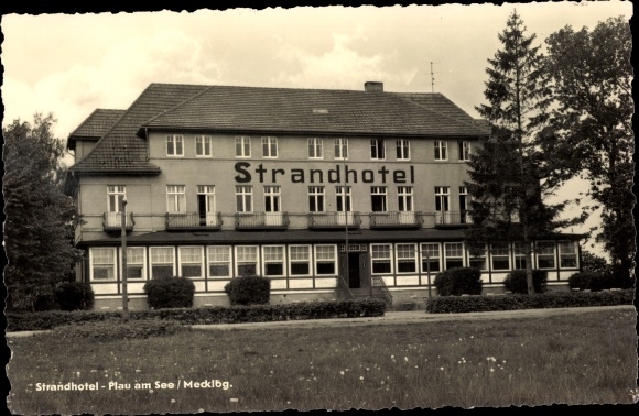 Postcard Luftkurort Plau am See, view of the beach hotel, front view