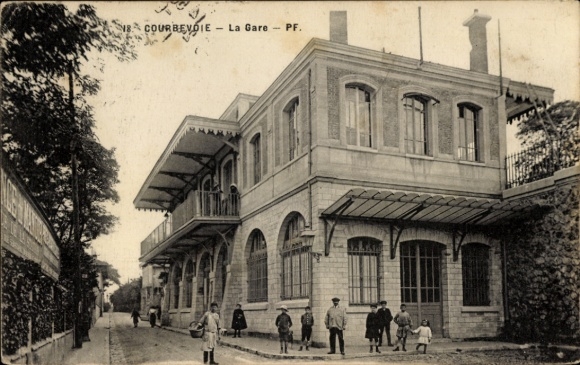 PC Courbevoie Hauts de Seine, train station
