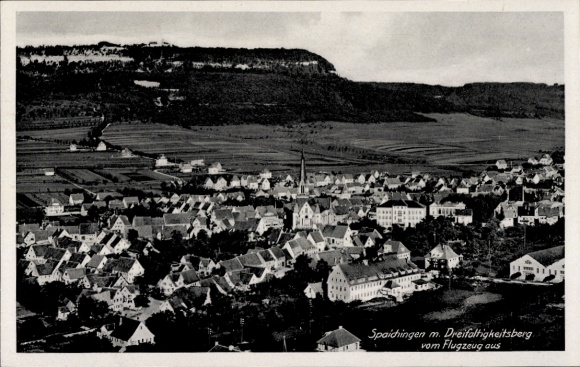 Postcard Spaichingen in Württemberg, aerial view of Dreifaltigkeitsberg, houses, landscape