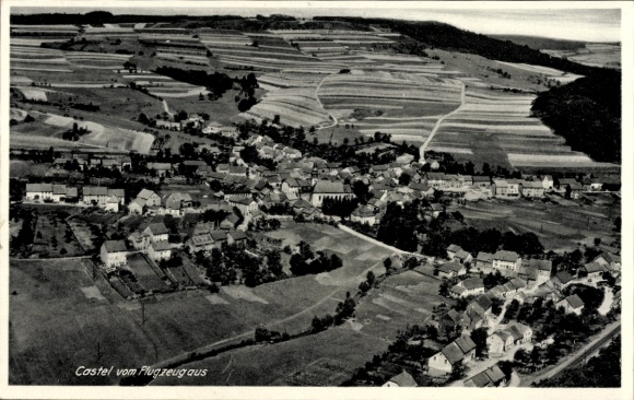 Ak Castel (district Trier Land) Kastel Nonnweiler Saarland, luchtfoto van Castel, landelijke omgeving