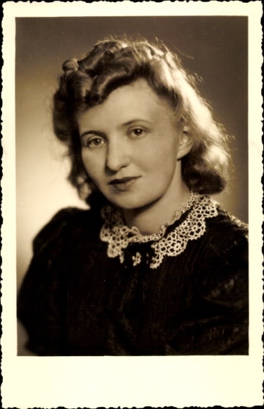 Photo Postcard woman portrait, hairstyle