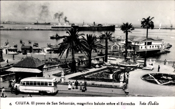 Ak Ceuta Spanien, Paseo de San Sebastián, Hafenansicht, Palmen, Küstenlinie, Schiff