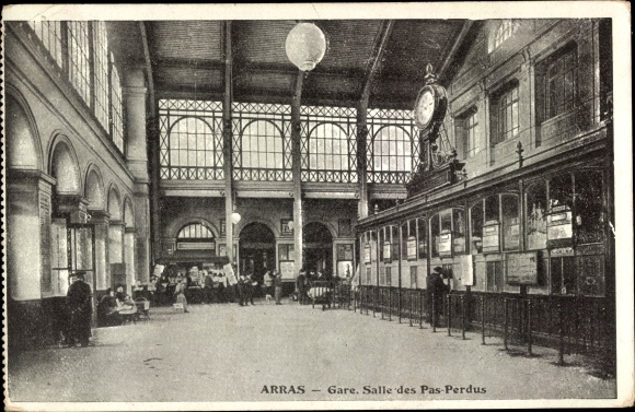 Postcard Arras Pas de Calais, Station, Salle des Pas Perdus, Bahnhof, Innenansicht