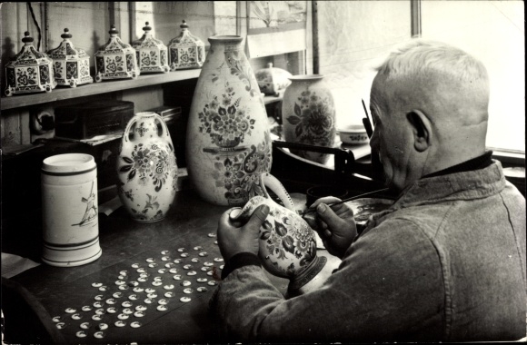 PC Schoonhoven South Holland Netherlands, hand painter Dutch artificial stoneware