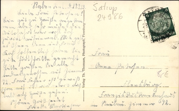 Ak Satrup Mittelangeln in Schleswig Holstein, Reethäuser, Kirche, Auto, AP 5822