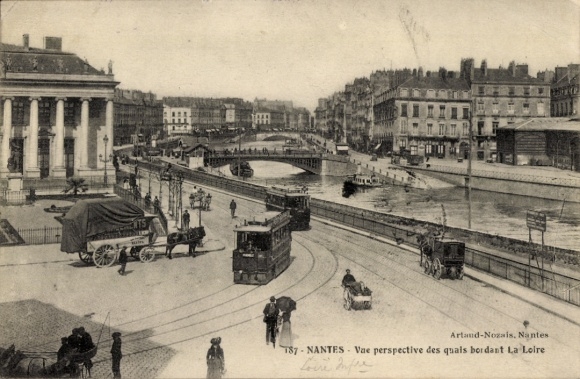 Ak Nantes Loire Atlantique, Stadtansicht  Fluss Loire, Straßenbahn,  Fahrzeuge