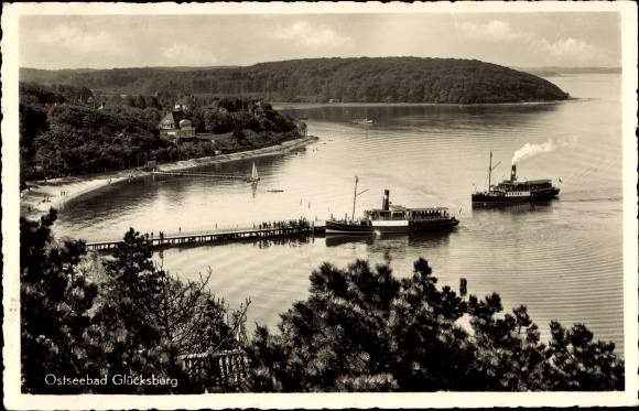 PC Glücksburg on the Baltic Sea, landing stage, steamer
