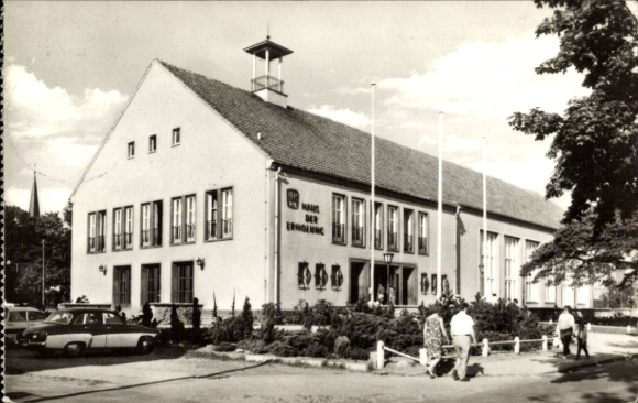 Postcard Ostseebad Ahlbeck Heringsdord on Usedom, House of Recreation, FDGB Recreational Home