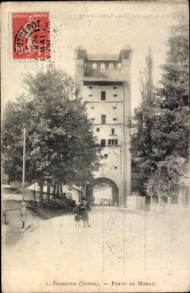 KP Fribourg Freiburg City Szwajcaria, Porte de Morat, Szwajcaria, drzewa, ulica, jeździec