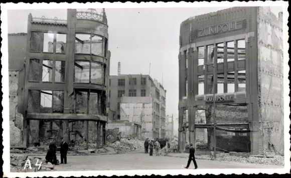 Foto Ak Rotterdam Südholland Niederlande, Kriegszerstörung 2. WK, Gebäuderuinen, Zumpolle