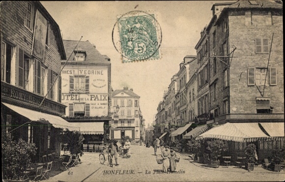 Ak Honfleur Calvados, Straße in  Gebäude, Café, Hotel La Paix, 5-Franken-Marke