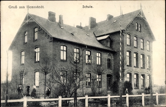 Ak Hennstedt in Dithmarschen, Schule