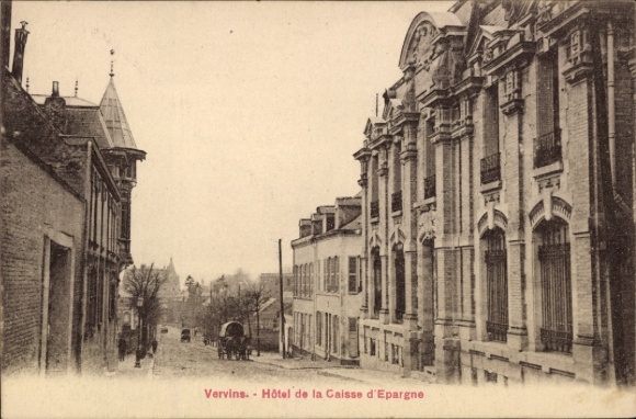 Postcard Vervins Aisne, Hotel de la Caisse d'Epargne, street view, building