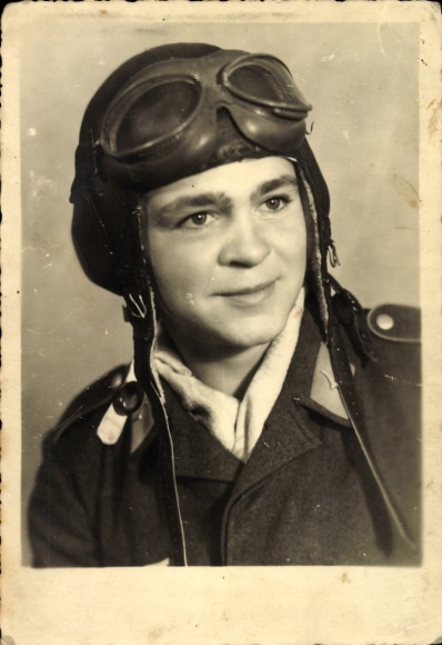 Foto Porträt eines deutschen Piloten der Luftwaffe in der Ausbildung