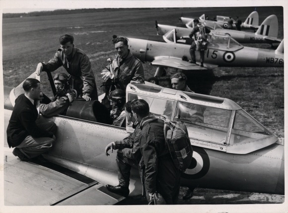 Photo British military aircraft, pilots, Royal Air Force