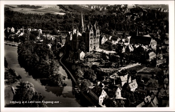 Ak Limburg an der Lahn in Hessen, Blick auf den Limburger Dom u. Altstadt, Vogelperspektive
