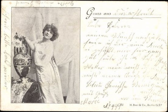10 alte AK Frauen Portraits, verschiedene Ansichten