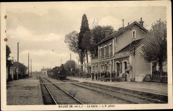 Ak Baugé Maine et Loire, La Gare, Eisenbahn