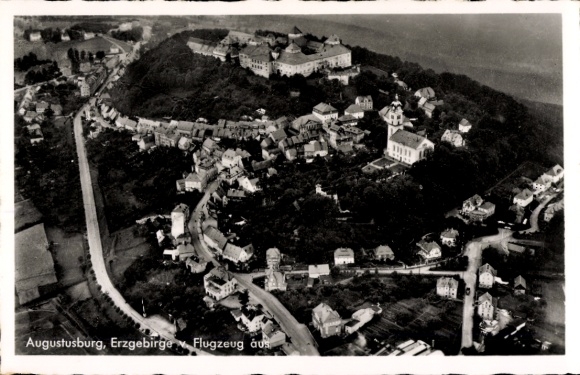Ak Augustusburg im Erzgebirge, Fliegeraufnahme