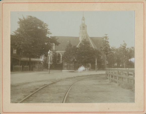 Foto Heemstede Groenendaal, kerk, spoorlijn